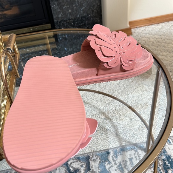 Fam Rio - Picture 3 of 5